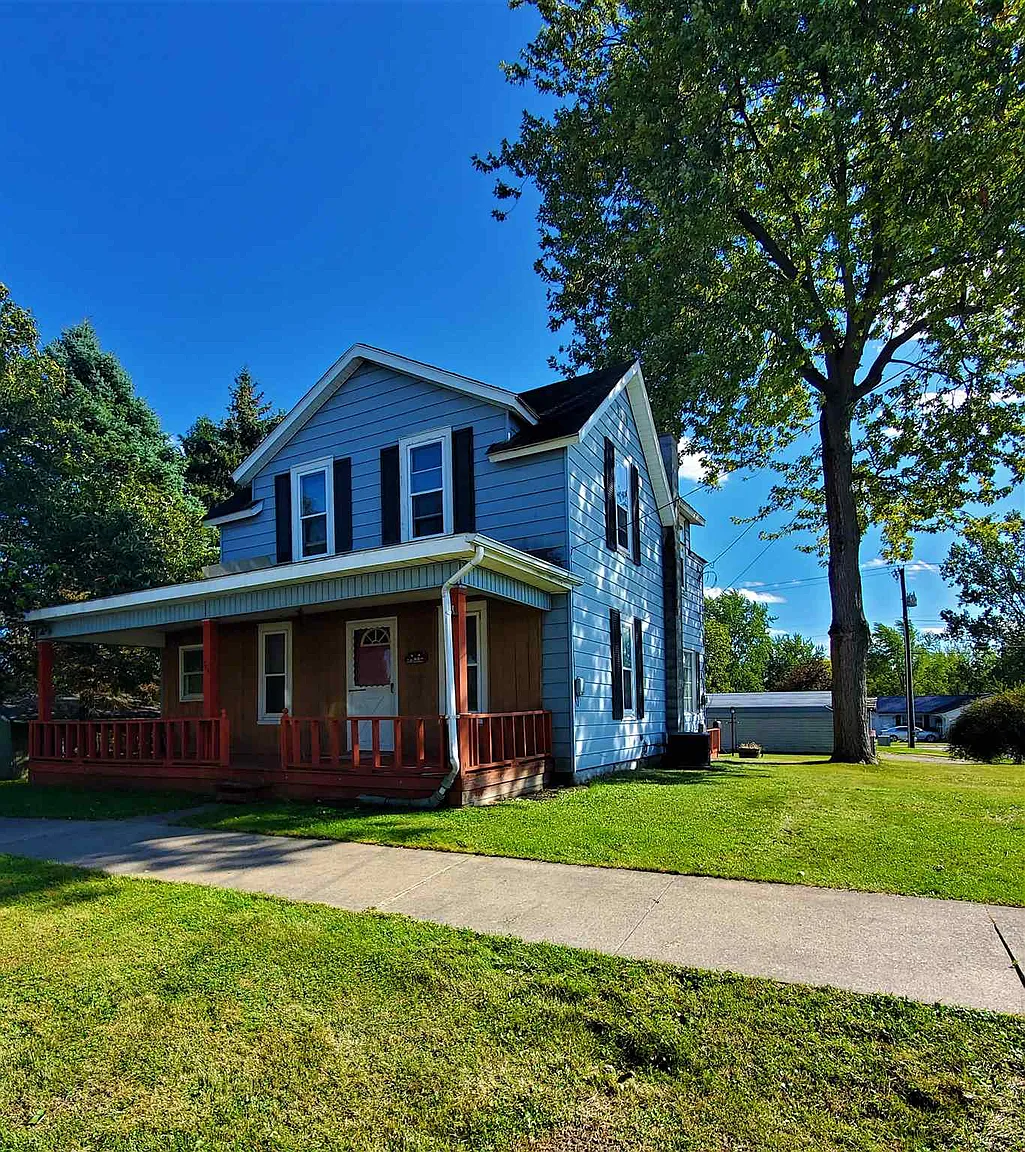 304 Gertrude St photo 1
