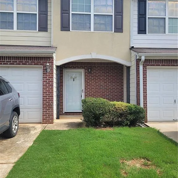 748 Georgetown Ct — Photo 1