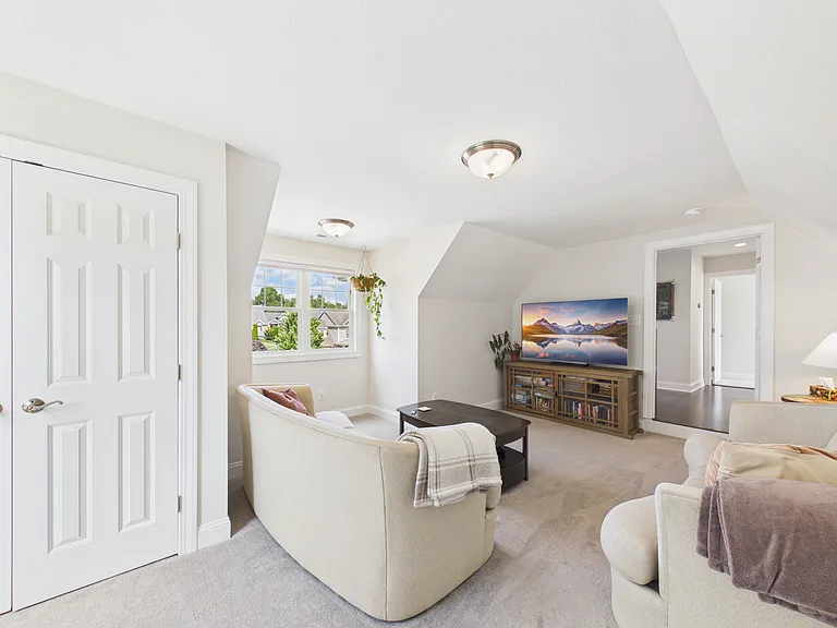 912 Kentwood Dr — Photo 40