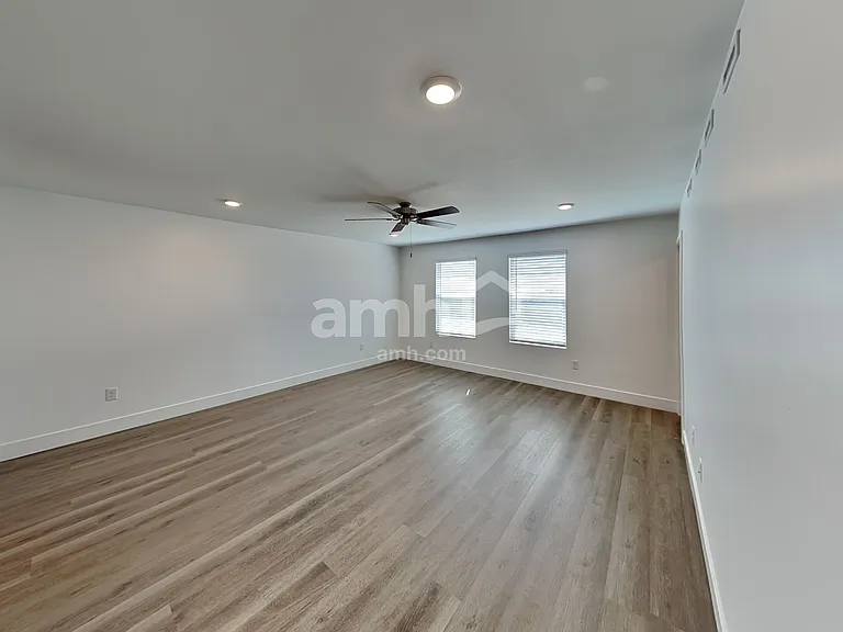9652 E Harkes Dr — Photo 10