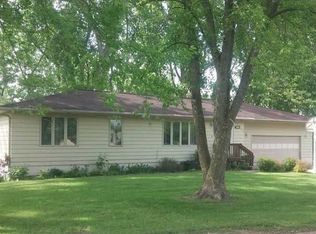 230 Hilltop Rd SW, Swisher, IA 52338