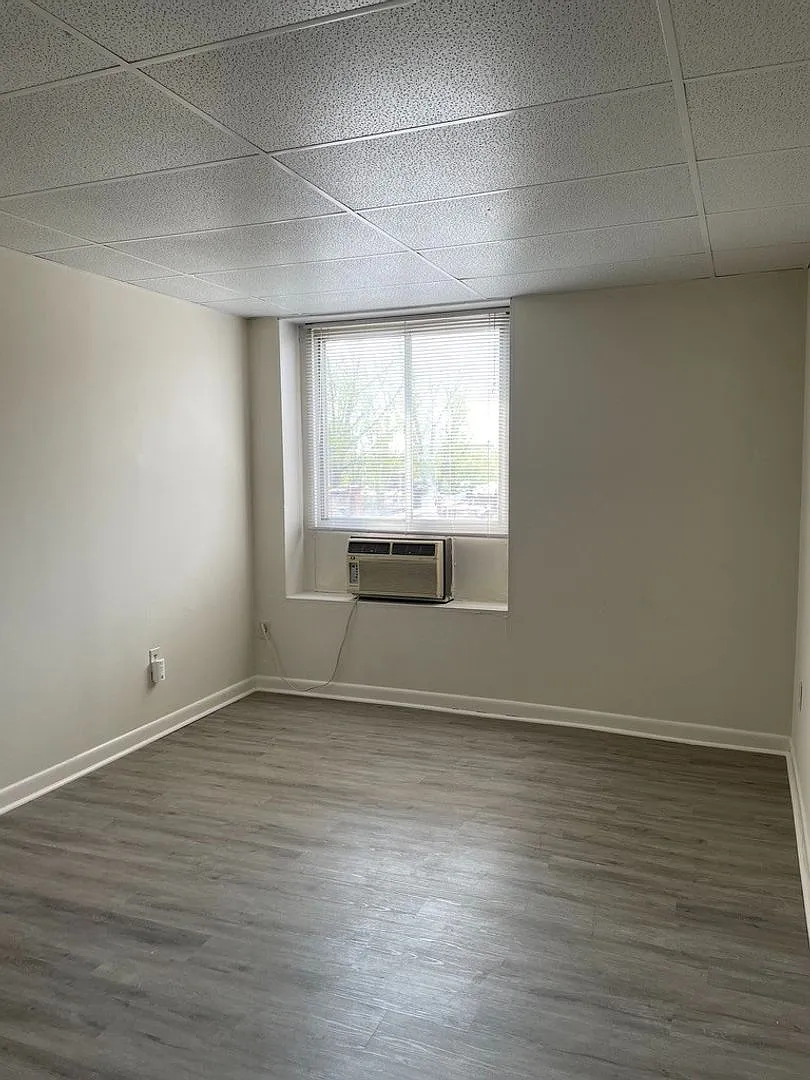 Morris Apartments — Photo 4