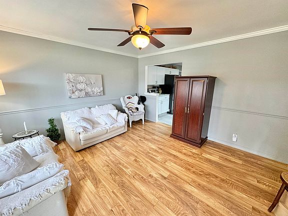 2nd image of 1605 Evans Ave
