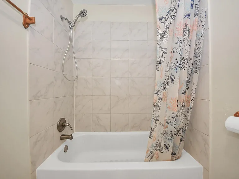 11411 Briar Forest Dr — Photo 36