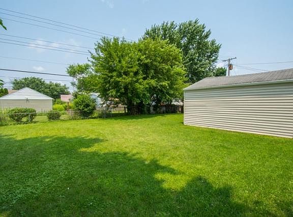 3rd image of 2221 Rockne Dr