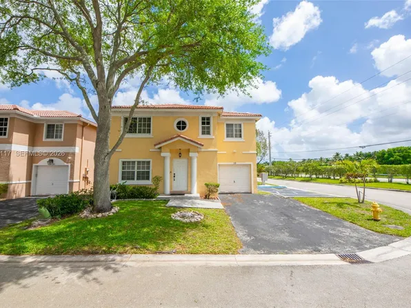 10 NW 110th Ave, Plantation, FL 33324