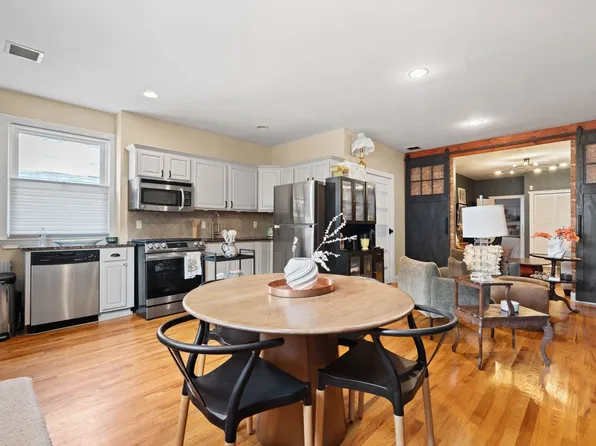 220 7th St #1, Hoboken, NJ 07030
