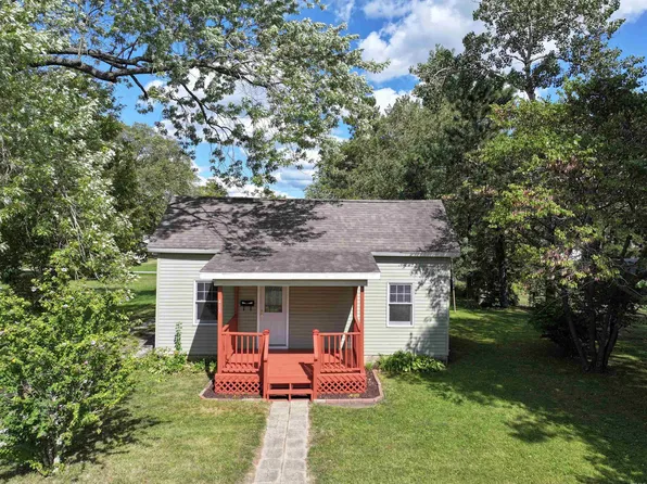 415 S Franklin St, Winamac, IN 46996