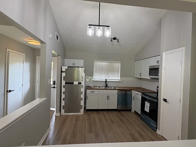 3805 Salmon Ct — Photo 4