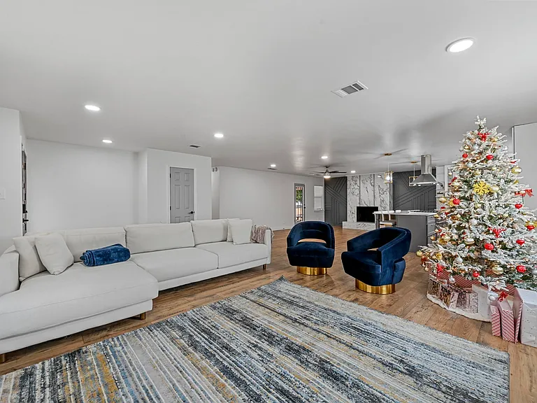 9806 Parkford Dr — Photo 9