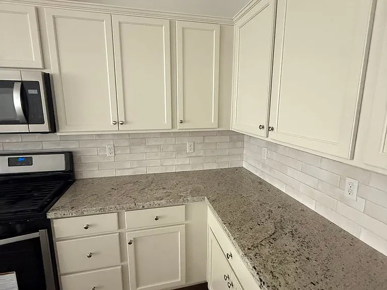 404 Manuel Ct — Photo 7