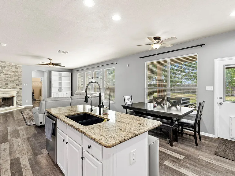 227 Sandstone Trl — Photo 8