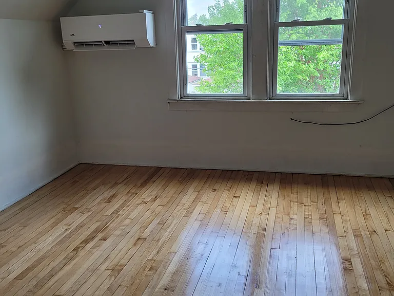 4006 S Campbell Ave — Photo 4