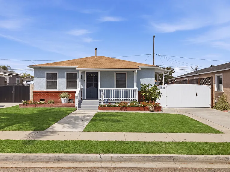 4809 Falcon Ave — Photo 2