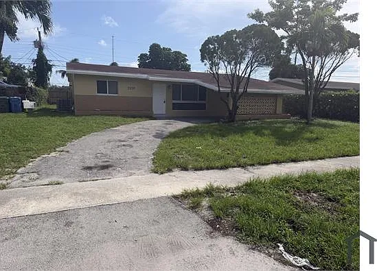 3 bed, 1215 sqft, $2,495 — Photo 2