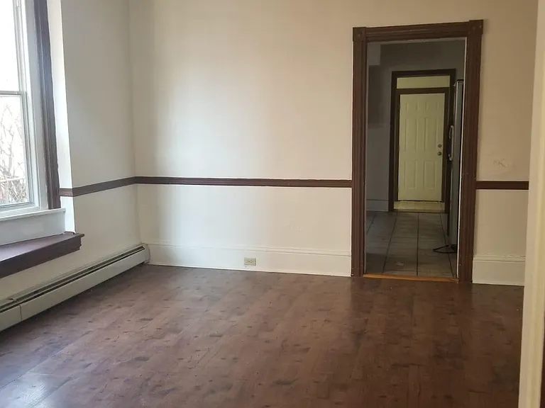 205 Noble St — Photo 10