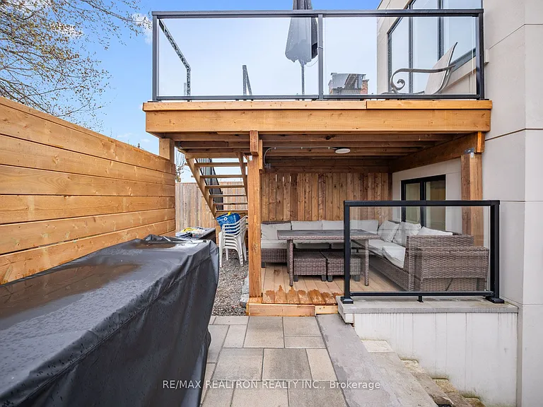 10 Katherine Rd #LOWER — Photo 33