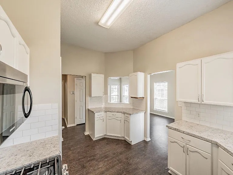 2136 Stoneridge Dr — Photo 15