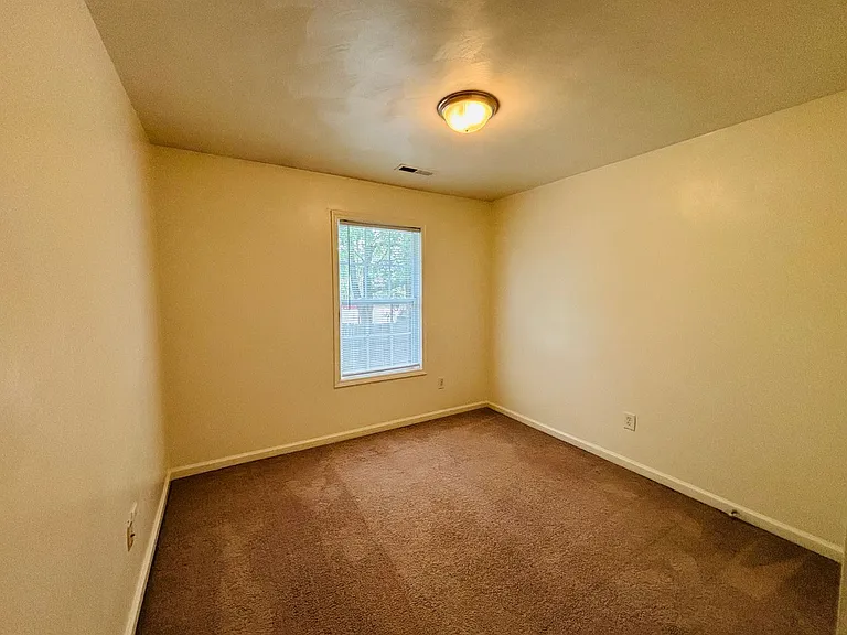 70 Salem Ln — Photo 10