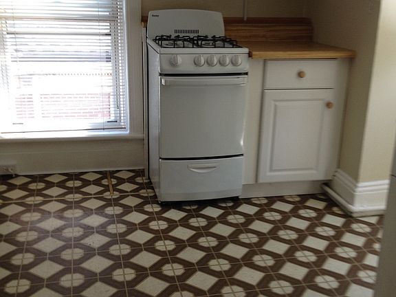 Kitchen Stove and Range Hood