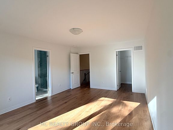 5th image of 16 Anna Russell Way