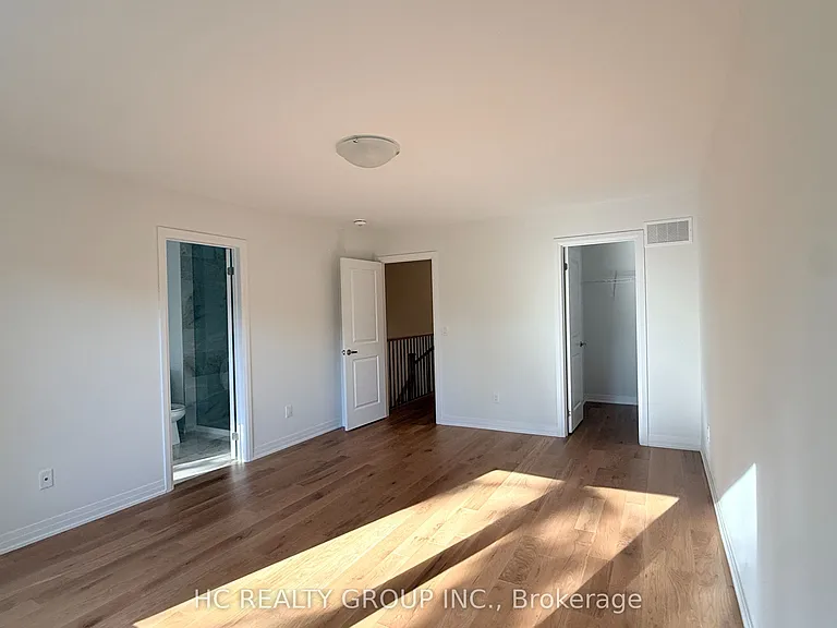 16 Anna Russell Way — Photo 5