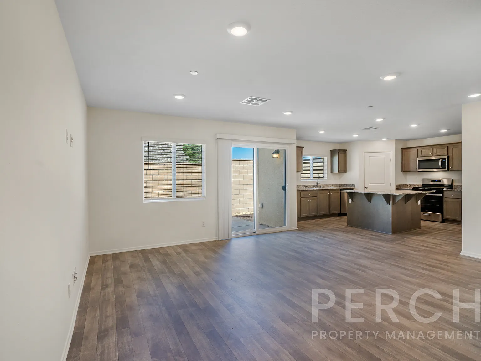 5 bed, 1874 sqft, $3,400 — Photo 3