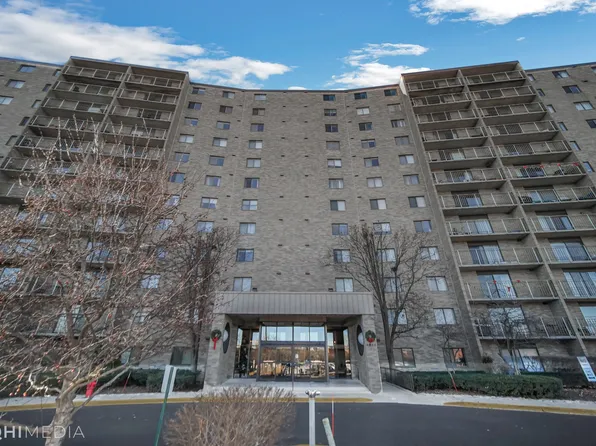 6340 Americana Dr APT 417, Willowbrook, IL 60527