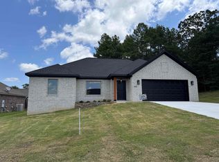 606 Samuel Loyce Dr, Searcy, AR 72143