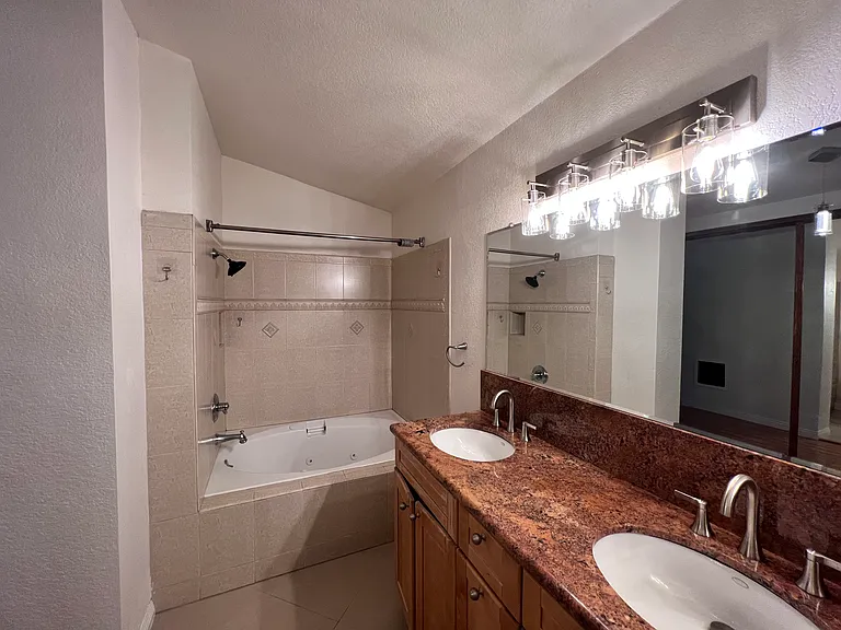 20821 E Crest Ln — Photo 9