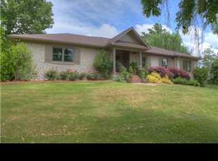 2456 Shades Crest Rd, Vestavia Hills, AL 35216