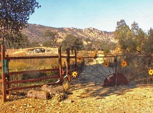 38125 Loganberry Ln, Squaw Valley, CA 93675