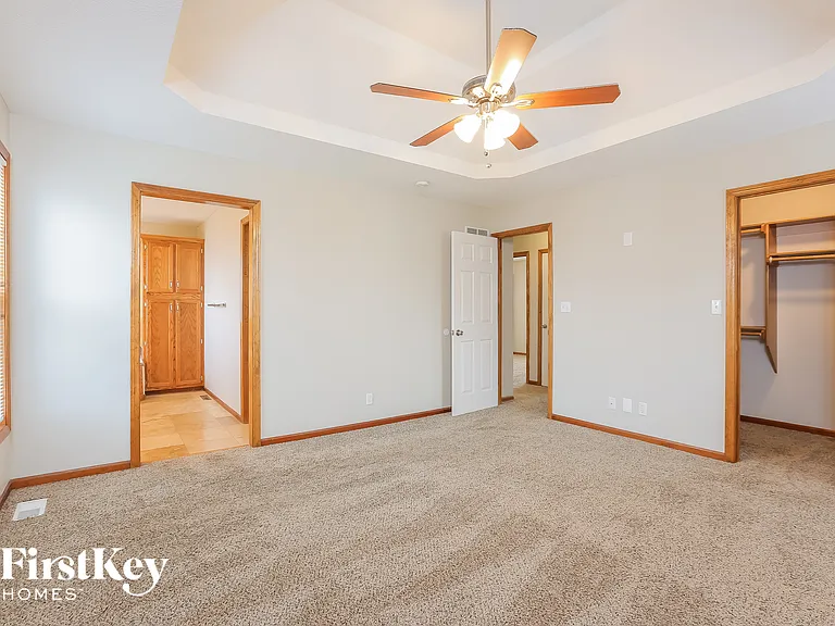 912 Madelyn Dr — Photo 9