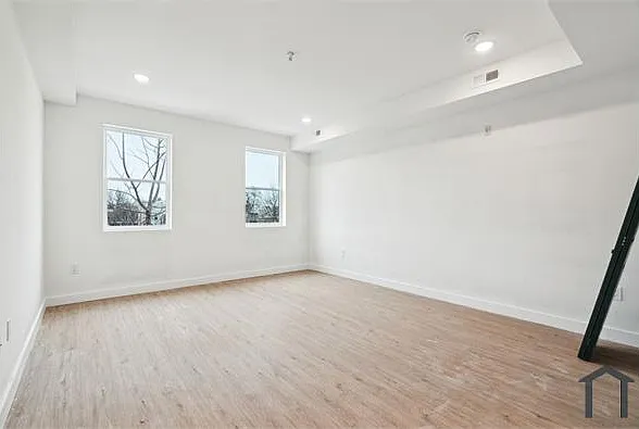 4163 Mantua Ave #4 — Photo 3
