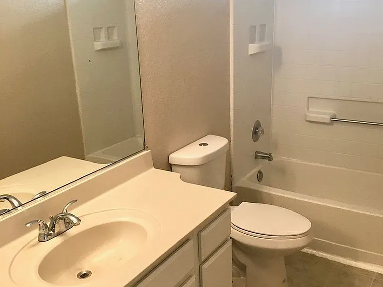 395 Cimarron Dr — Photo 17