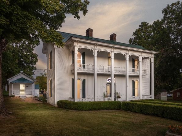 202 S Main St, Cornersville, TN 37047
