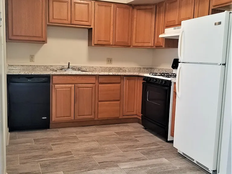 400 Brookridge Ave #F — Photo 5