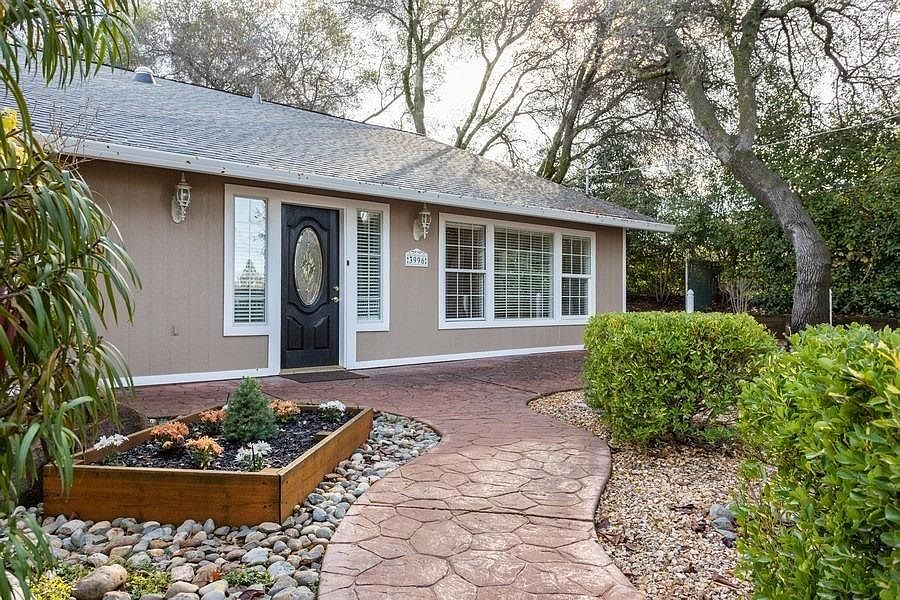 1st image of 3996 Pony Tail Ln