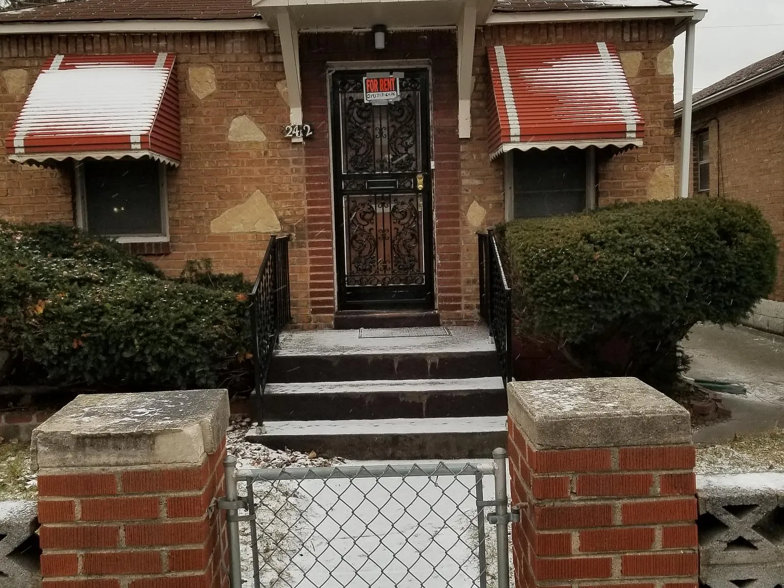 2412 Jackson St — Photo 1