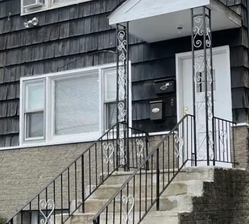 144 Telford St