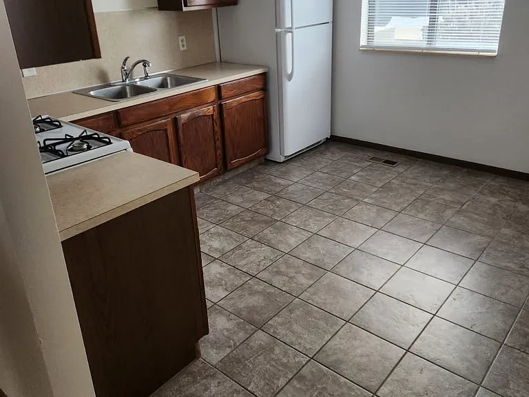 Pinetree Townhomes — Photo 5