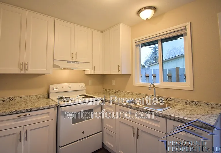 742 SE 13th Ave #B — Photo 6
