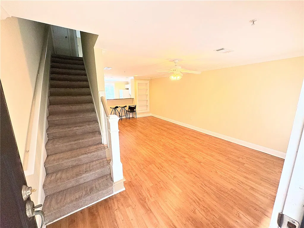 2 bed, 2.5 bath, 1052 sqft, $1,450 — Photo 4