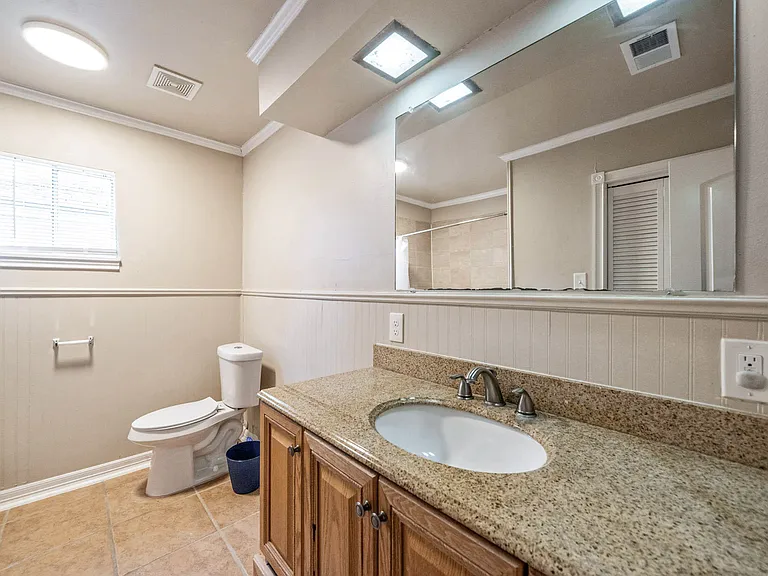 Firefly Ave — Photo 8