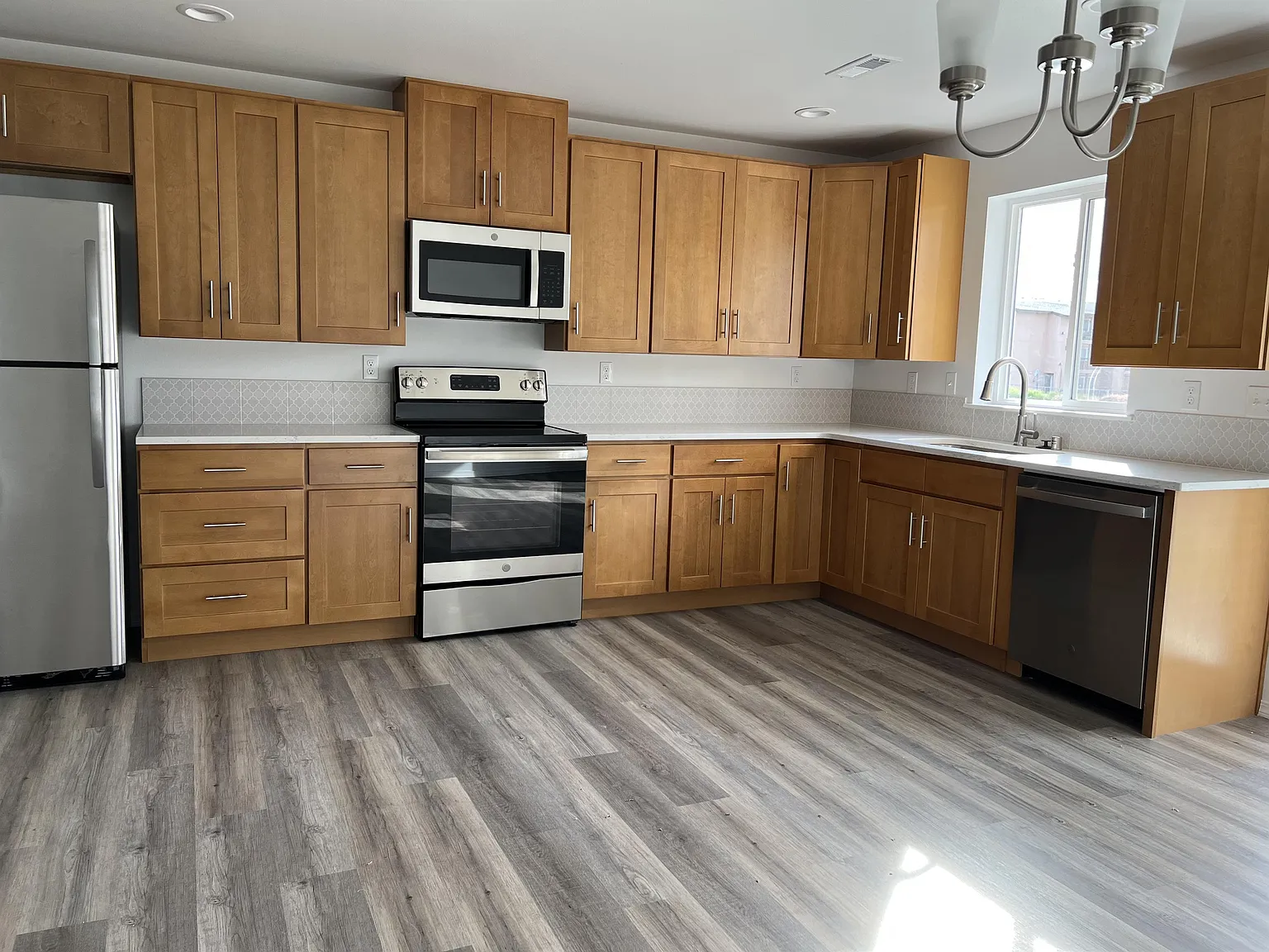 2821 West Marina Townhomes - 6 — Photo 3