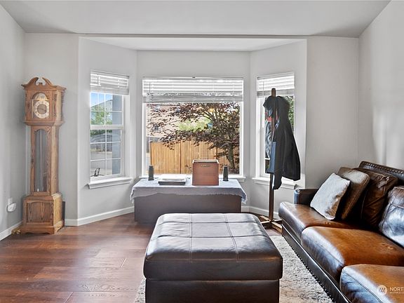 5th image of 9155 Thea Rose Drive SE