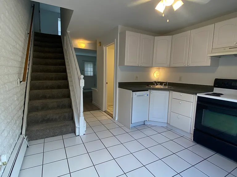 135 Floral Ave — Photo 5