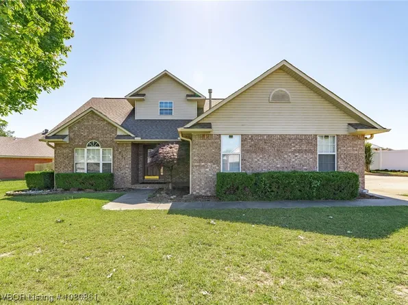 6221 S Fallstone Rd, Fort Smith, AR 72916