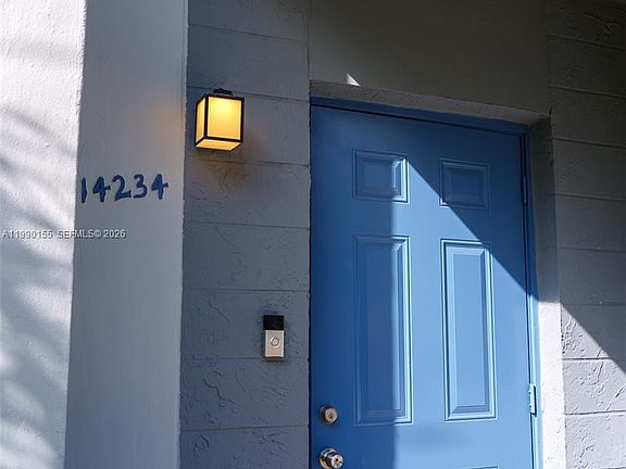 4th image of 14234 NE 3rd Ct #11C
