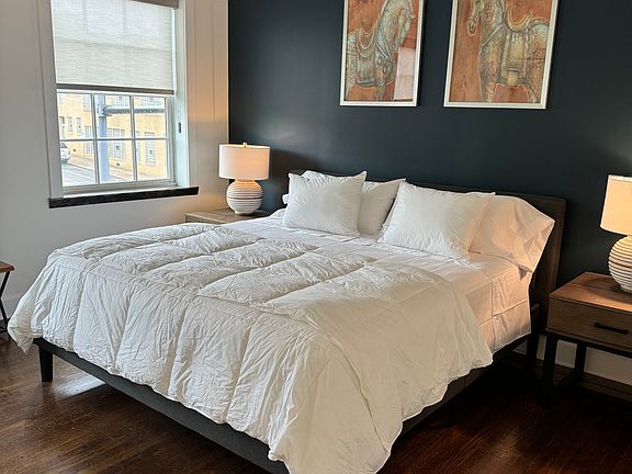 2nd image of 1001 W Ave Nw #205